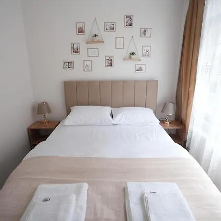Tram 1 Min!modern,comfortable Apartment