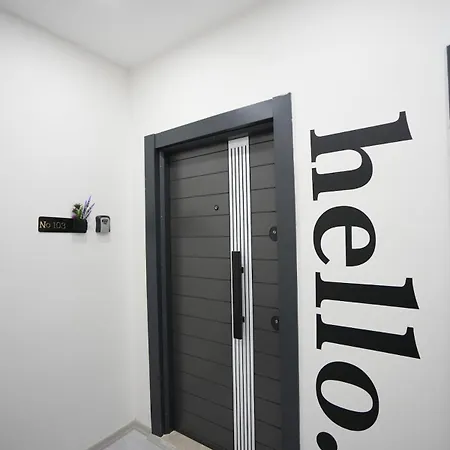 Tram 1 Min!modern,comfortable Apartment *